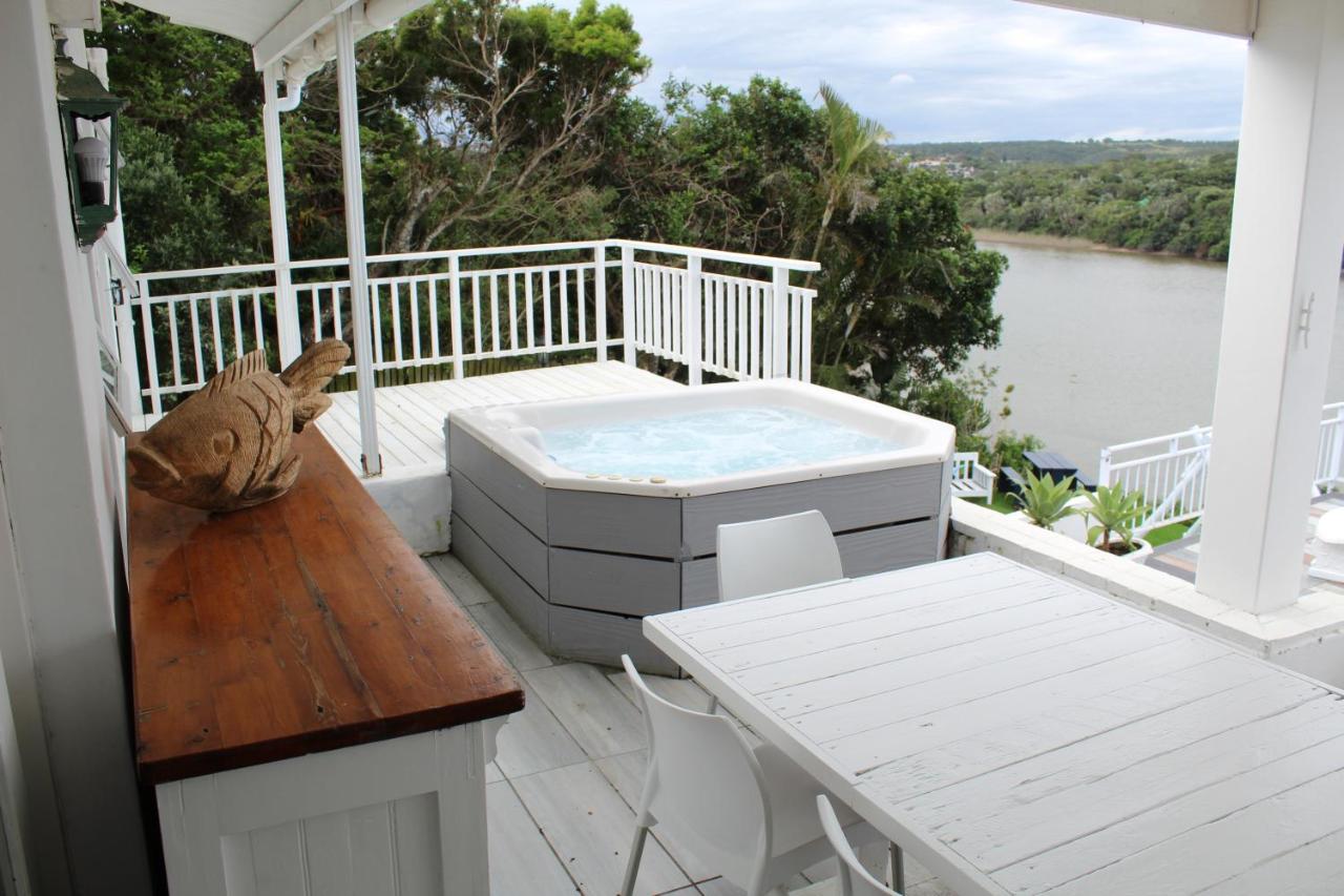Blue'S Guest House - East London Bonza Bay Exteriör bild
