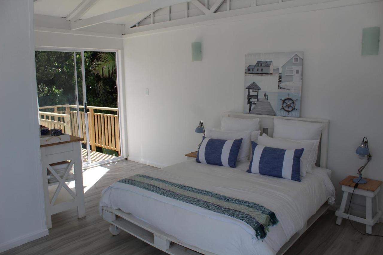 Blue'S Guest House - East London Bonza Bay Exteriör bild