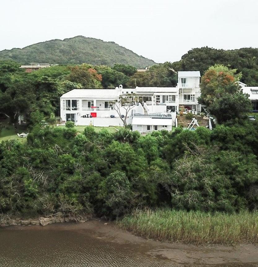 Blue'S Guest House - East London Bonza Bay Exteriör bild