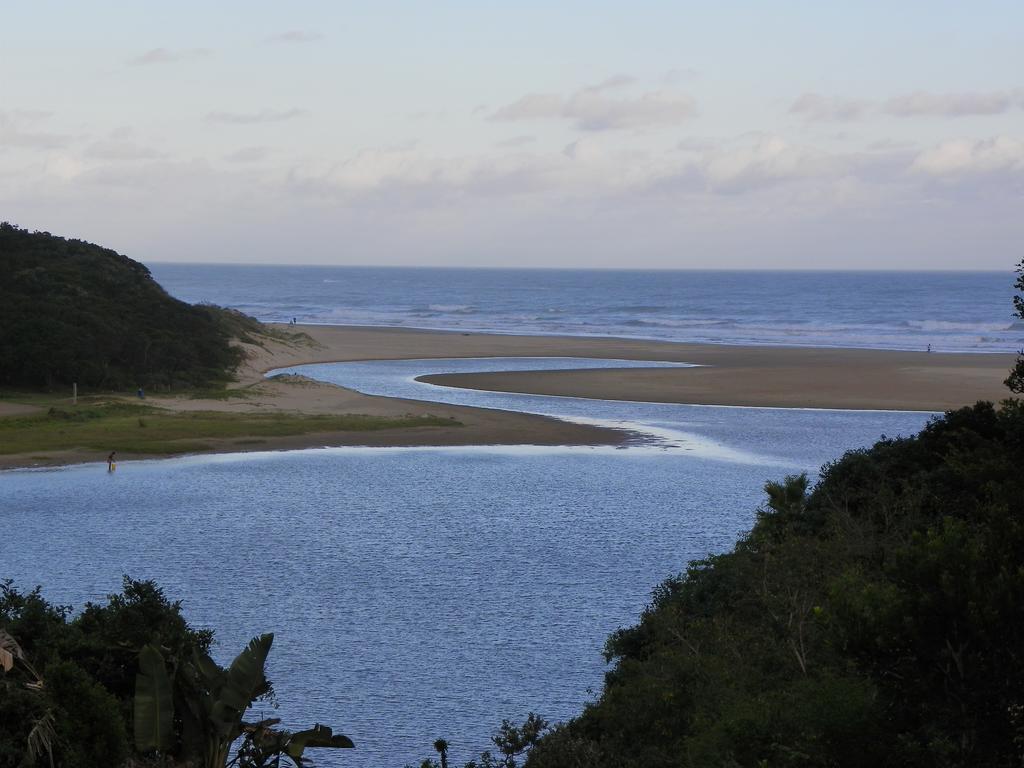 Blue'S Guest House - East London Bonza Bay Exteriör bild