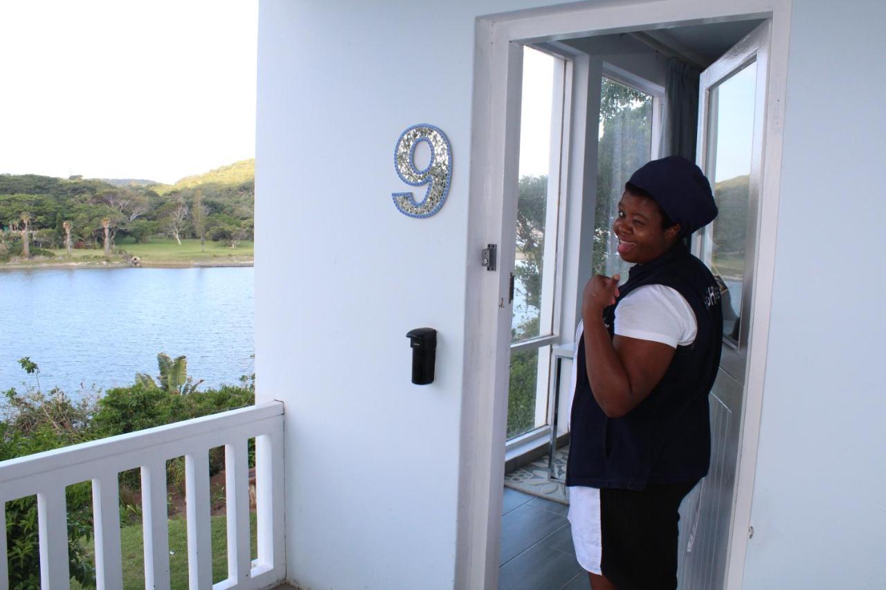 Blue'S Guest House - East London Bonza Bay Exteriör bild