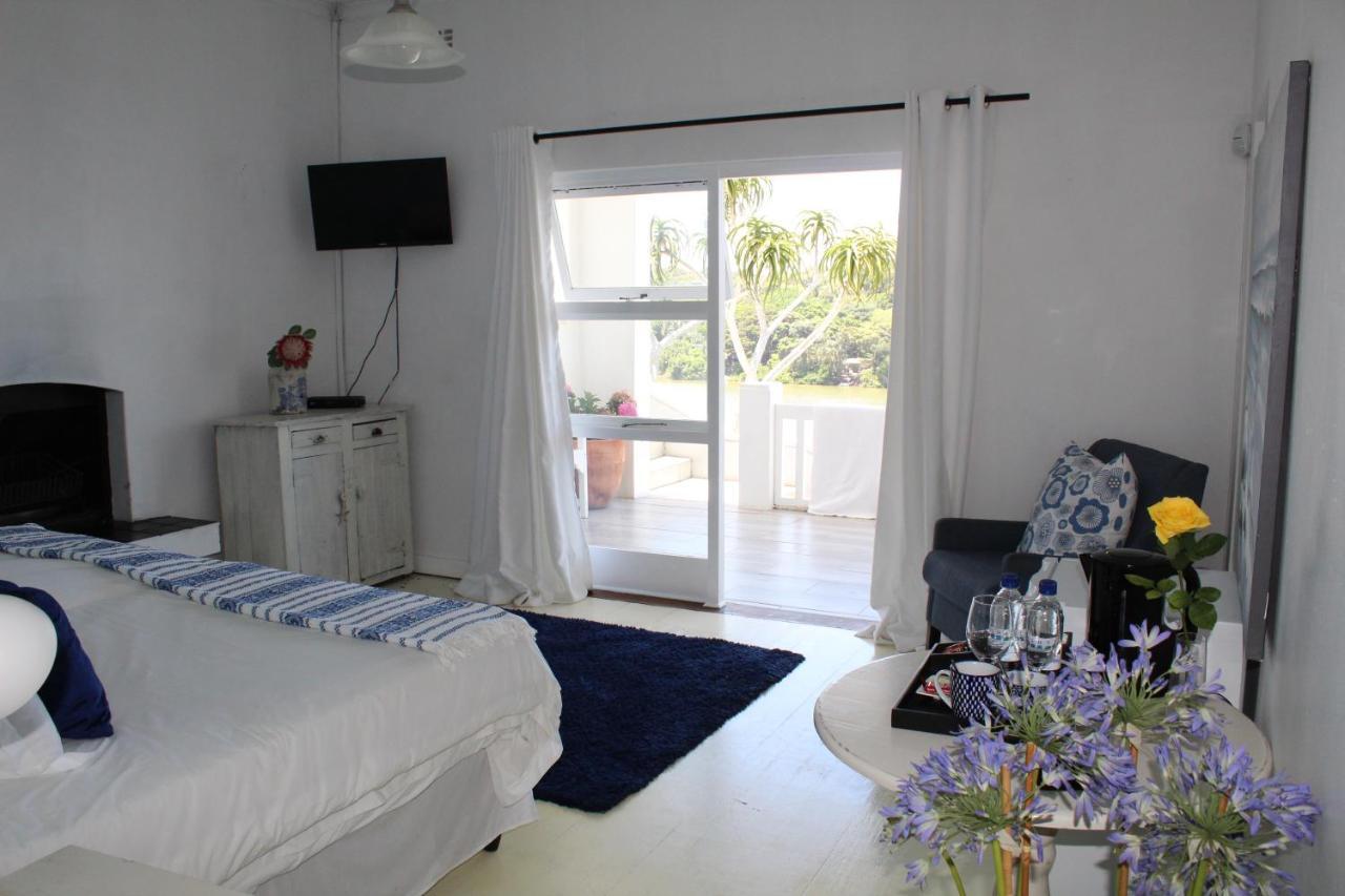 Blue'S Guest House - East London Bonza Bay Exteriör bild